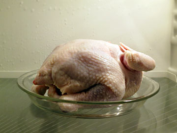 Hähnchen im Kühlschrenk etwas trocknen lassen