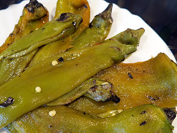 New Mexican Green Chiles, geröstet und enthäutet